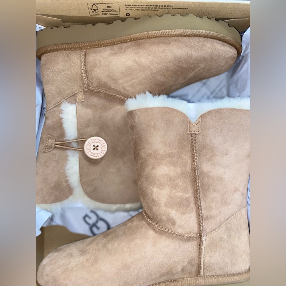 UGG WOMEN'S BAILEY BUTTON BOOTS